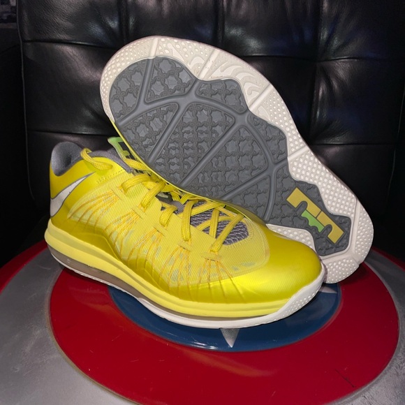Nike Lebrons - Picture 1 of 5